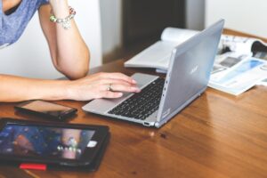 女性働く世代における婦人科形成の増加理由とは？